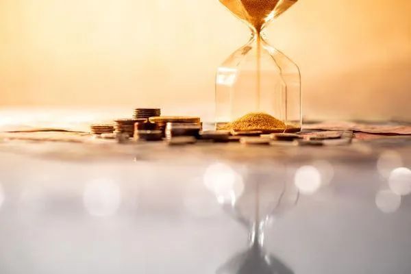 股票估值概念解析_股票新四板是什么意思_股票估值流动性风险