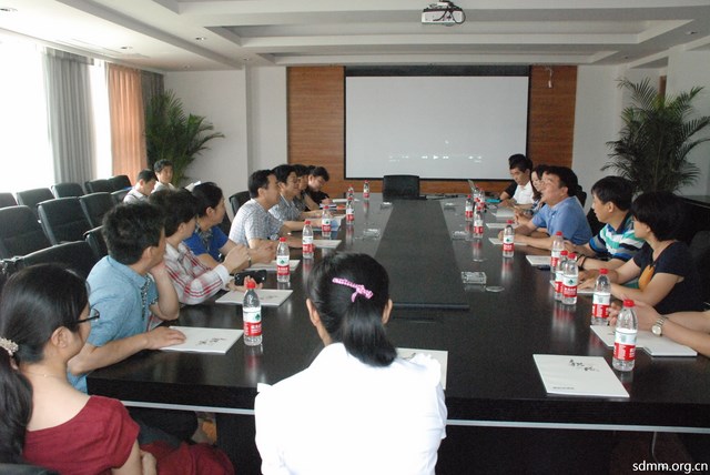 6月10日民盟山东省委机关到积成电子调研，仪平策副主委递交贺信