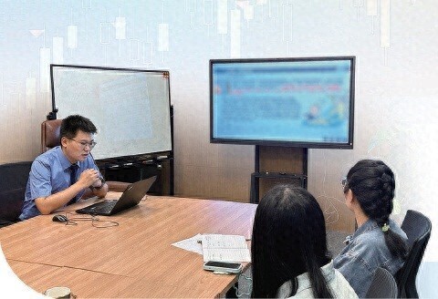 场外配资犯罪_非法证券活动_免息炒股配资